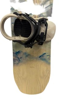 Used 2024 Arbor Swoon CAMBER 151 cm Snowboard w/ SM Arbor Acacia Bindings - Excellent