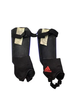 Used Adidas PREDATOR Soccer Shin Guards Adult Royal Blue SM