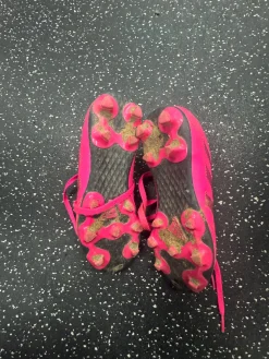 Used Adidas Soccer Cleats Pink Junior 01.5