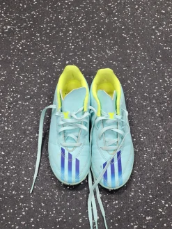 Used Adidas Soccer Indoor Shoes Carolina Blue Junior 01.5