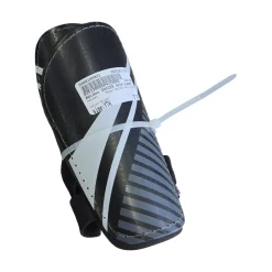 Used Adidas SOCCER SHIN GUARDS Soccer Shin Guards Youth Black Youth