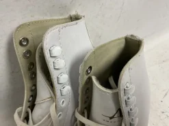 Used AMERICAN Women's Figure Skates White Senior 7