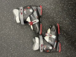 Used AXIS AX 2J Boys DH Ski Boot Black 225 MP - J04.5 - W5.5