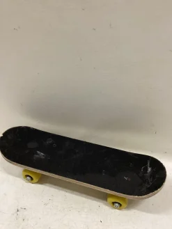 Used BABY FLOWERS SKATEBOARD Other Skateboard