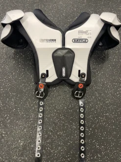 Used Battle Sports DEFENDER YOUTH FB Shoulder Pads White XL