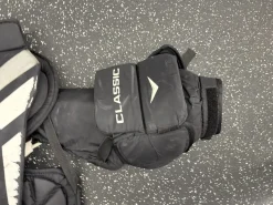 Used Bauer CLASSIC Senior Body Armor MD
