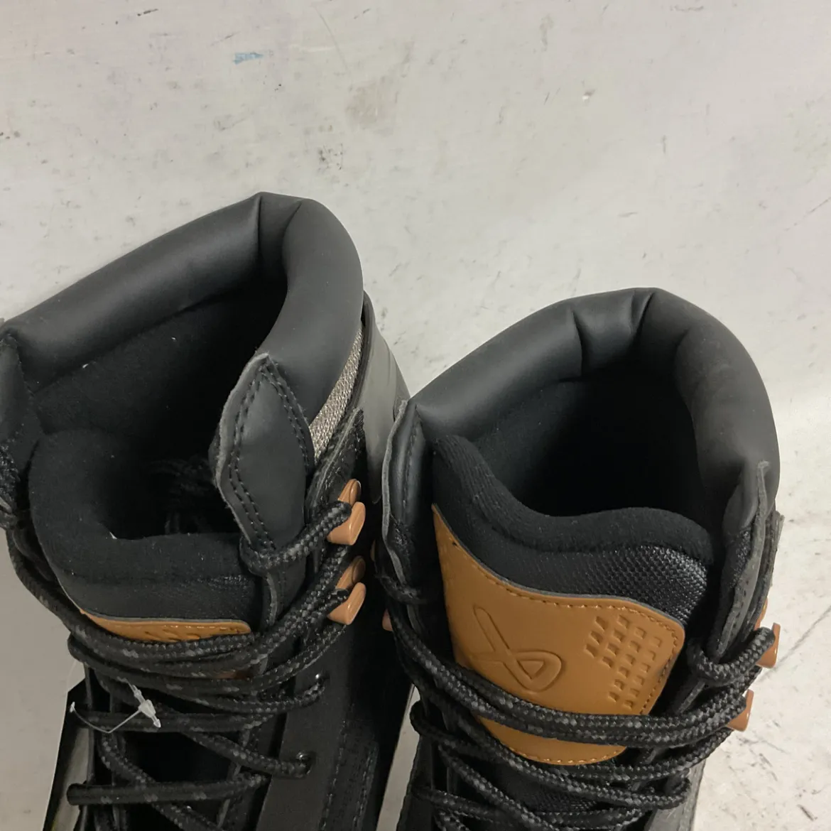Used Bauer COLORADO Mens Softboot Skate Black Senior 10