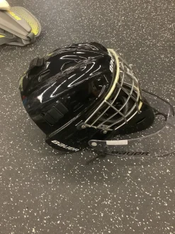 Used Bauer CONCEPT C2 Senior Goalie Helmet/Mask Black M/L