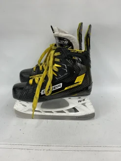Used Bauer M4 Intermediate Hockey Skate Intermediate 3.5