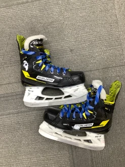 Used Bauer M4 Junior Hockey Skate Junior 02.5