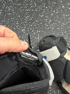 Used Bauer PRO Junior Gloves Black SM