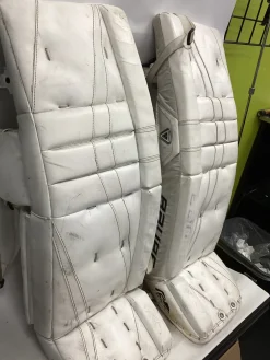 Used Bauer REACTOR 7000 SR Goalie Leg Pads Senior White 35"