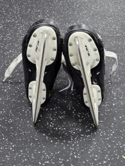 Used Bauer SUPREME Junior Hockey Skate Junior 04