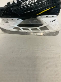 Used Bauer SUPREME M1 Junior Hockey Skate Junior 04.5