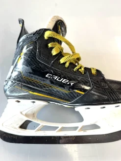 Used Bauer SUPREME M5 PRO Intermediate Hockey Skate Intermediate 4.0