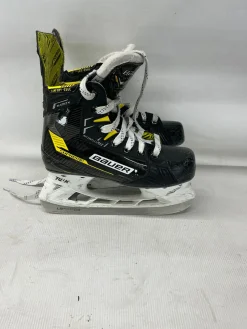 Used Bauer SUPREME MATRIX Junior Hockey Skate Junior 03