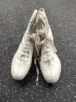 Used Bauer WomensFigure Skate White Senior 7