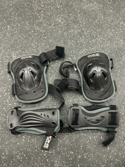 Used BoneShieldz Inline Protective Set Black LG