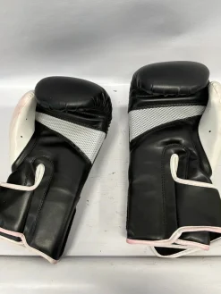 Used Boxing Gloves Black MD