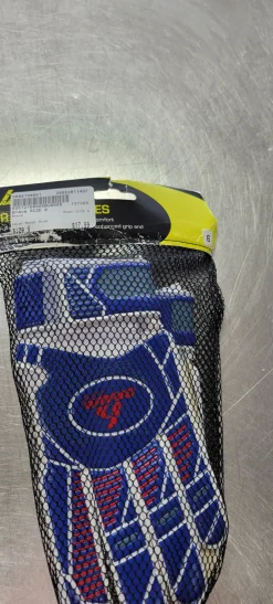 Used Brava SIZE 6 Soccer Goalie Gloves Royal Blue 6