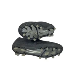 Used Brava Soccer Cleats Black Youth 06.0