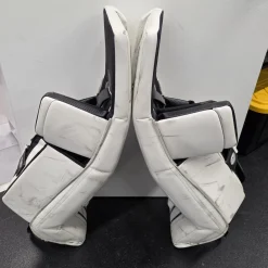 Used Brians GNETIK 8.0 +1 LEG PADS Goalie Leg Pads Senior White And Royal Blue 36