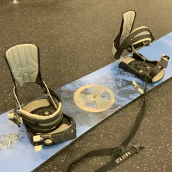 Used Burton A55 Womens Board/Bindings Royal Blue 155 cm