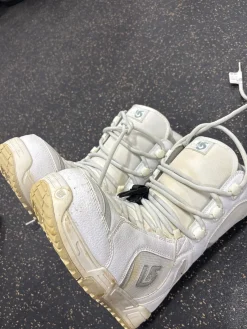 Used Burton BOOTS Womens Snowboard Boots White Senior 9