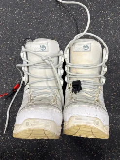 Used Burton BOOTS Womens Snowboard Boots White Senior 9