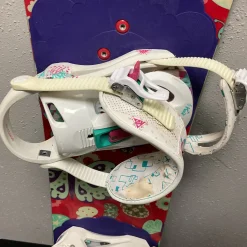 Used Burton CHICKLET BUTTERFLIES Girls Board/Binding Red 125 cm