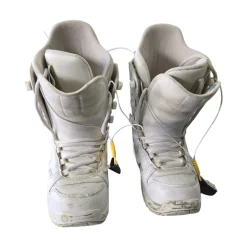 Used Burton COCO WOMENS SNOWBOARD BOOTS Womens Snowboard Boots White Senior 7.5