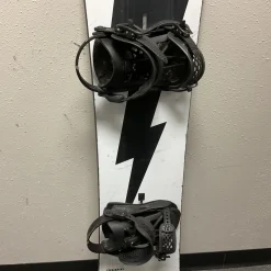Used Burton CUSTOM S Boys Board/Binding White And Black 145 cm