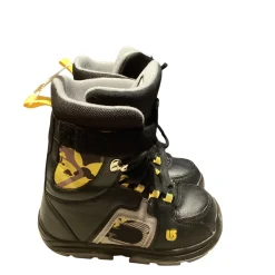 Used Burton FREESTYLE Boys Snowboard Boots Black Junior 05