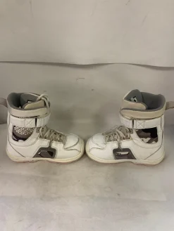 Used Burton FREESTYLE Girls Snowboard Boots White Junior 05