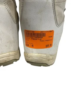 Used Burton FREESTYLE Girls Snowboard Boots White Junior 05