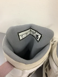 Used Burton FREESTYLE Girls Snowboard Boots White Junior 05