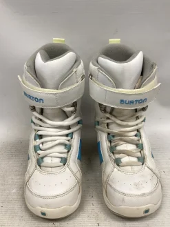Used Burton FREESTYLE Girls Snowboard Boots White Junior 03