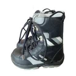 Used Burton GROM LACE Boys Snowboard Boots Black Junior 04