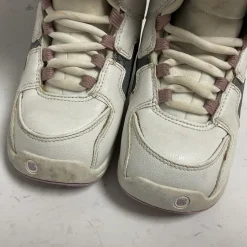 Used Burton KIDS FREESTYE Girls Snowboard Boots White Junior 02