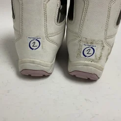 Used Burton KIDS FREESTYE Girls Snowboard Boots White Junior 02