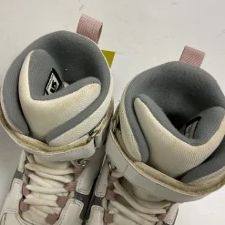 Used Burton KIDS FREESTYE Girls Snowboard Boots White Junior 02