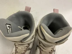 Used Burton KIDS FREESTYLE Girls Snowboard Boots Pink Junior 05