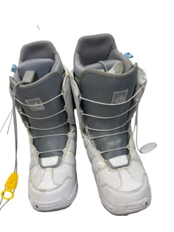 Used Burton MINT Womens Snowboard Boots White Size 9