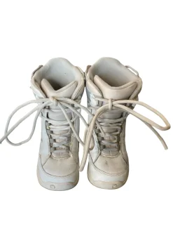 Used Burton WHITE BOOTS Girls Snowboard Boots White Junior 04
