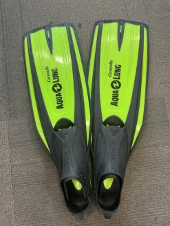 Used CARAVELLE AQUA LUNG FINS Underwater Fins Green Fits all