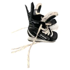 Used CCM 9040 TACKS Youth Hockey Skate Youth 09.0