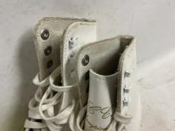 Used CCM CHAMPION DELUXE Girls Figure Skate White Junior 02