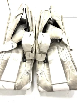 Used CCM EFLEX 6.5 Goalie Leg Pads Junior White 26