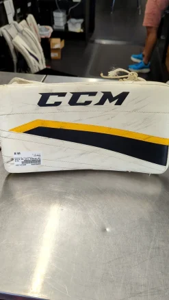 Used CCM EXTREME FLEX 760 BLOCKER Senior Goalie Blocker White