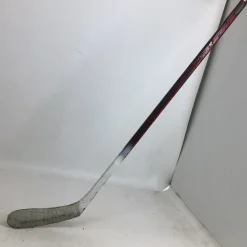 Used CCM JETSPEED FT4 PRO 50 FLEX P28 JR STICK Junior One Piece Right 50 Flex